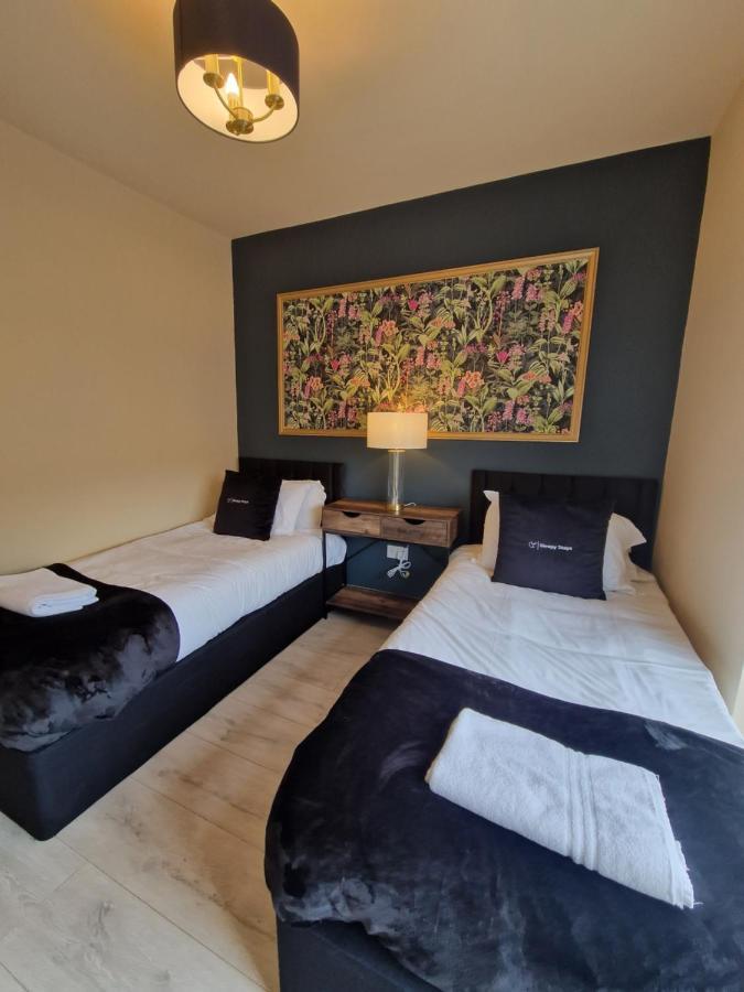 3 Bedroom Stylish Home Merthyr Мертир-Тидвилл Экстерьер фото